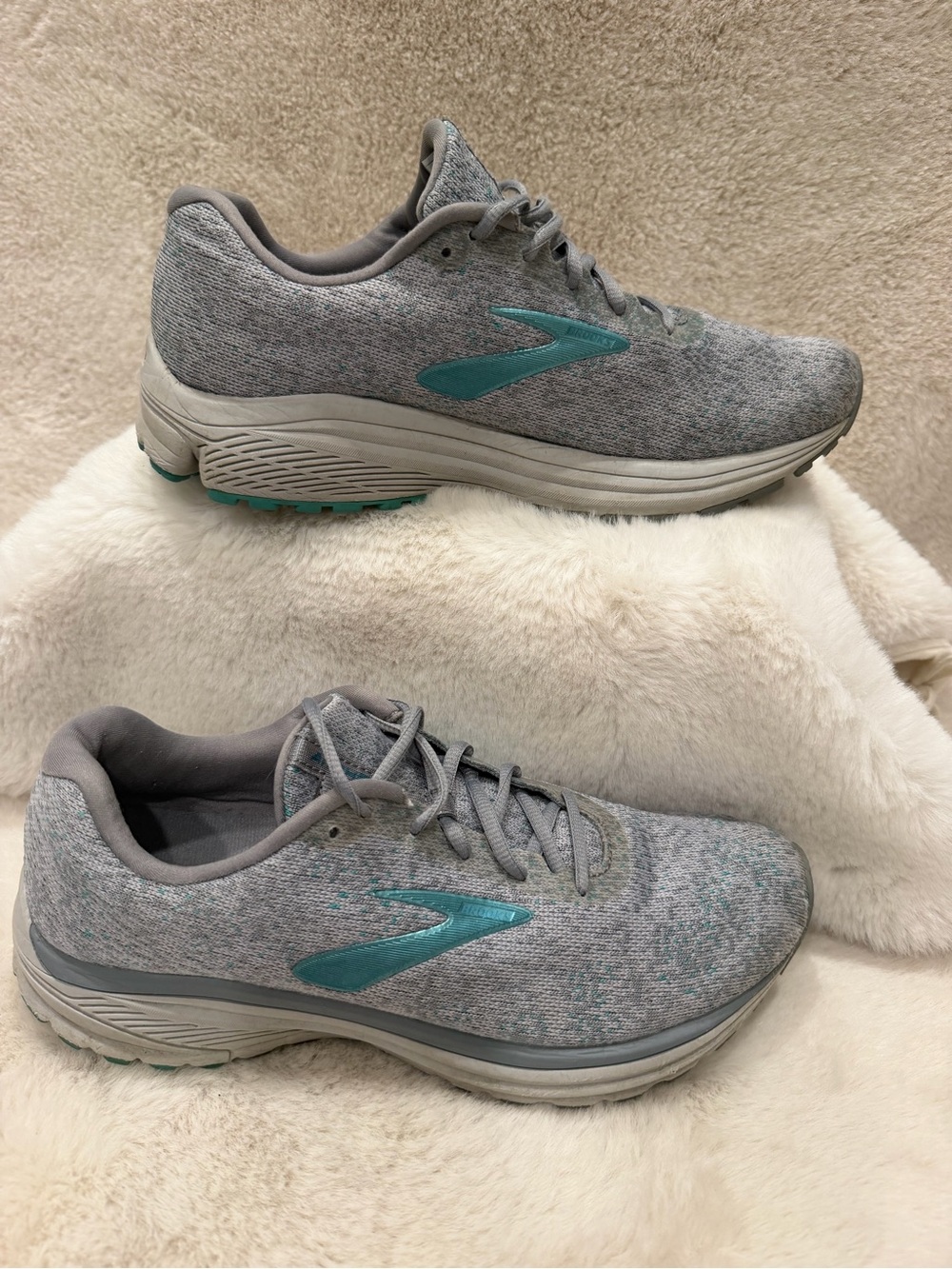 Brooks Women's Gray/Teal Running Sneakers